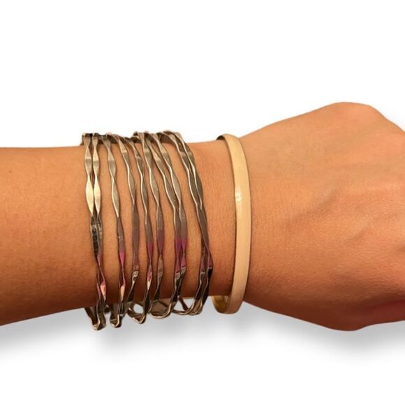 🤯5/$20🤯 Set Of Two Bangles One Silver And One Pink J. Crew - Picture 1 of 4